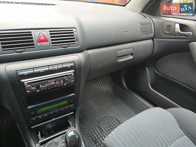 Синій Шкода Октавія, об'ємом двигуна 1.6 л та пробігом 244 тис. км за 4700 $, фото 9 на Automoto.ua