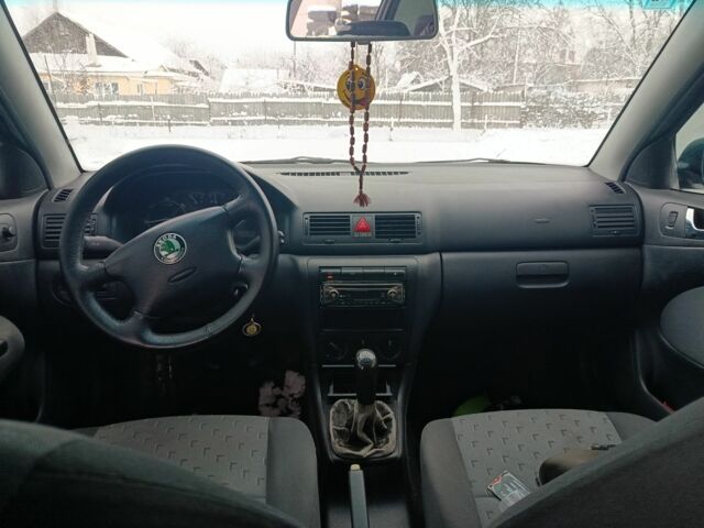 Синий Шкода Октавия, объемом двигателя 1.9 л и пробегом 300 тыс. км за 2400 $, фото 6 на Automoto.ua