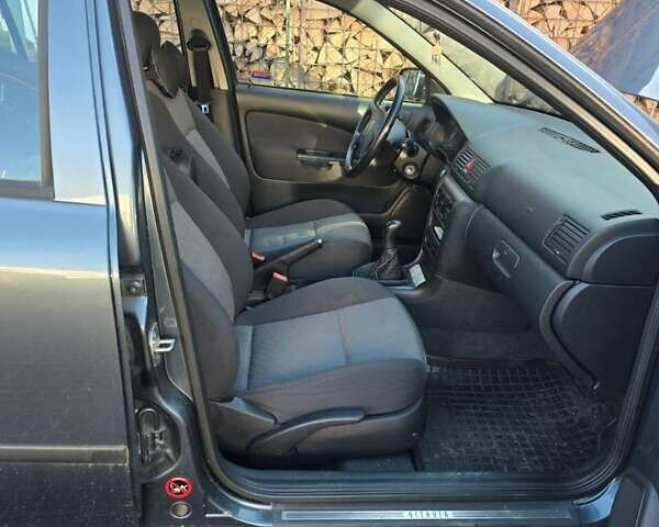 Синій Шкода Октавія, об'ємом двигуна 1.6 л та пробігом 189 тис. км за 5200 $, фото 4 на Automoto.ua