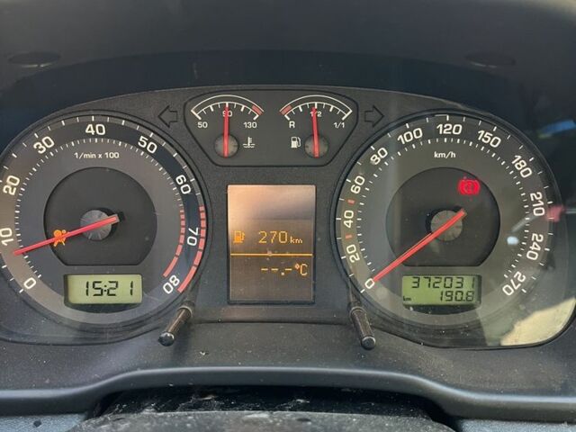 Синий Шкода Октавия, объемом двигателя 1.6 л и пробегом 380 тыс. км за 3800 $, фото 9 на Automoto.ua