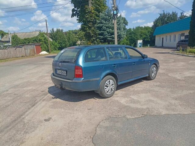 Синий Шкода Октавия, объемом двигателя 1.9 л и пробегом 300 тыс. км за 2300 $, фото 2 на Automoto.ua