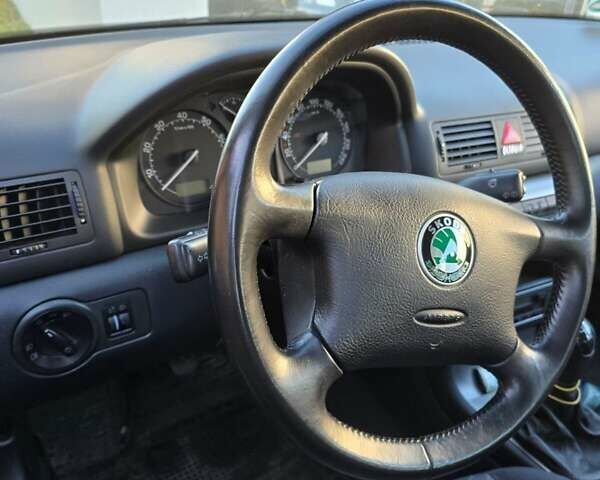 Синій Шкода Октавія, об'ємом двигуна 1.6 л та пробігом 189 тис. км за 5200 $, фото 5 на Automoto.ua