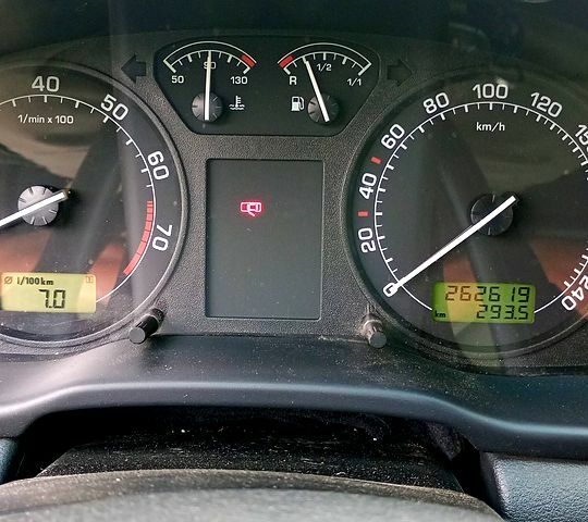Синий Шкода Октавия, объемом двигателя 1.6 л и пробегом 320 тыс. км за 2300 $, фото 9 на Automoto.ua