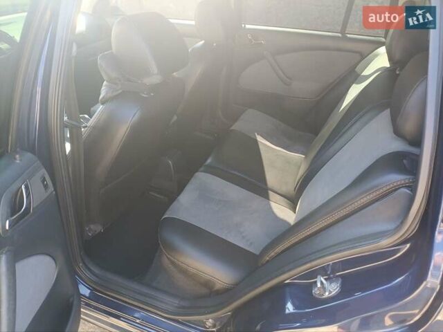 Синий Шкода Октавия, объемом двигателя 1.6 л и пробегом 260 тыс. км за 2990 $, фото 2 на Automoto.ua