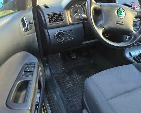 Синій Шкода Октавія, об'ємом двигуна 1.6 л та пробігом 189 тис. км за 5200 $, фото 16 на Automoto.ua