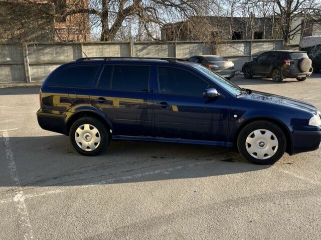 Синий Шкода Октавия, объемом двигателя 1.6 л и пробегом 380 тыс. км за 3800 $, фото 2 на Automoto.ua