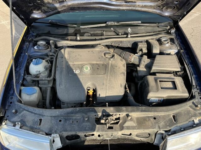 Синий Шкода Октавия, объемом двигателя 1.6 л и пробегом 380 тыс. км за 3800 $, фото 8 на Automoto.ua