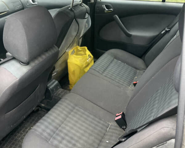 Синий Шкода Октавия, объемом двигателя 1.6 л и пробегом 250 тыс. км за 2700 $, фото 4 на Automoto.ua