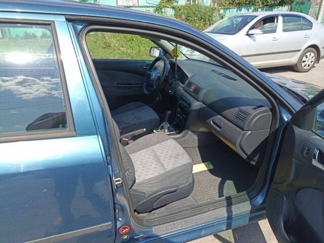 Синий Шкода Октавия, объемом двигателя 1.9 л и пробегом 300 тыс. км за 2300 $, фото 4 на Automoto.ua