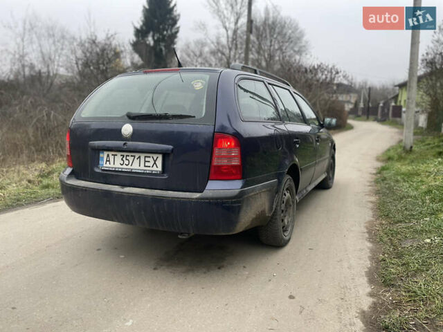 Синий Шкода Октавия, объемом двигателя 1.6 л и пробегом 250 тыс. км за 2700 $, фото 2 на Automoto.ua