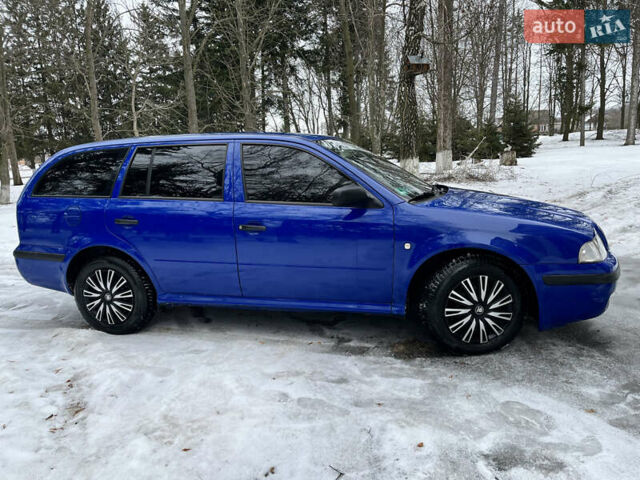 Синий Шкода Октавия, объемом двигателя 1.6 л и пробегом 266 тыс. км за 3599 $, фото 2 на Automoto.ua