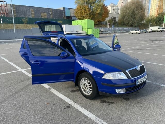 Синий Шкода Октавия, объемом двигателя 1.6 л и пробегом 240 тыс. км за 4500 $, фото 4 на Automoto.ua