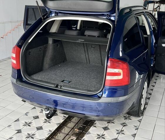 Синий Шкода Октавия, объемом двигателя 1.6 л и пробегом 275 тыс. км за 5300 $, фото 6 на Automoto.ua