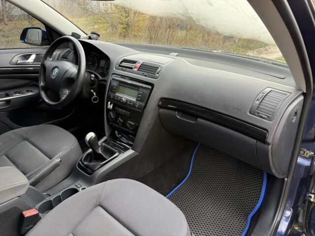 Шкода Октавия 2005 в Змиеве на Automoto.ua Синий Шкода Октавия, объемом двигателя 1.9 л и пробегом 300 тыс. км за 2750 $, фото 9 на Automoto.ua