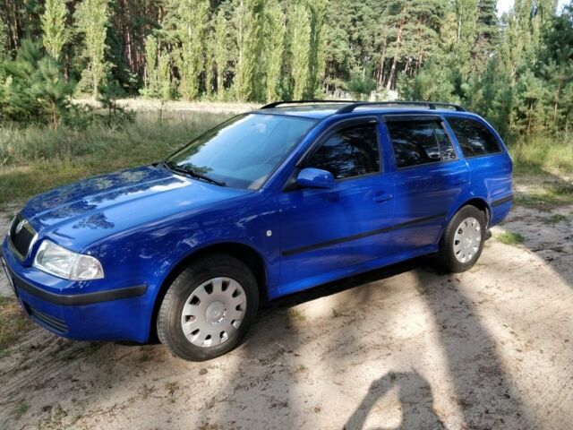 Синий Шкода Октавия, объемом двигателя 1.6 л и пробегом 200 тыс. км за 4500 $, фото 2 на Automoto.ua