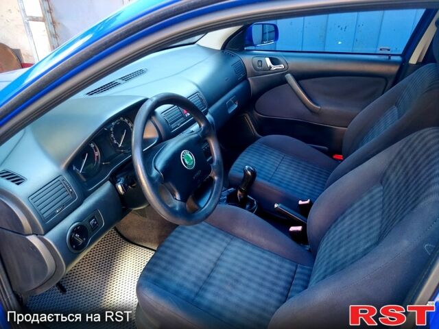 Синий Шкода Октавия, объемом двигателя 1.6 л и пробегом 200 тыс. км за 4800 $, фото 8 на Automoto.ua