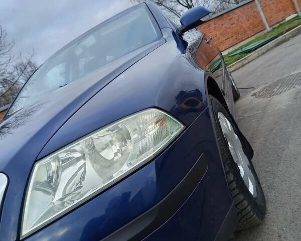 Синий Шкода Октавия, объемом двигателя 1.6 л и пробегом 256 тыс. км за 5600 $, фото 6 на Automoto.ua