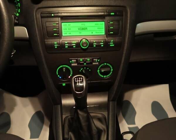 Синий Шкода Октавия, объемом двигателя 1.6 л и пробегом 256 тыс. км за 5600 $, фото 36 на Automoto.ua