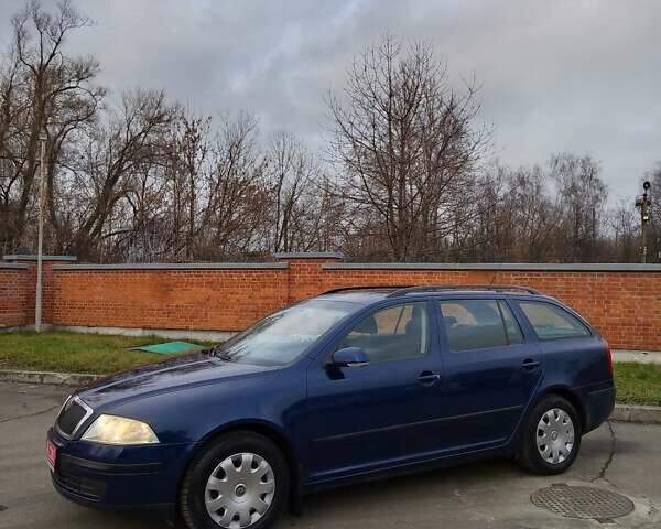 Синий Шкода Октавия, объемом двигателя 1.6 л и пробегом 256 тыс. км за 5600 $, фото 4 на Automoto.ua