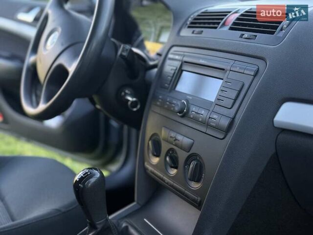 Синій Шкода Октавія, об'ємом двигуна 1.6 л та пробігом 149 тис. км за 5200 $, фото 12 на Automoto.ua