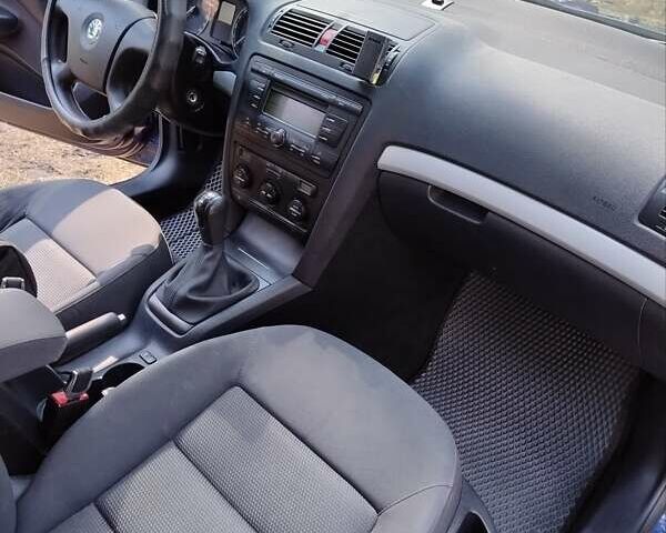 Синий Шкода Октавия, объемом двигателя 1.6 л и пробегом 208 тыс. км за 6450 $, фото 11 на Automoto.ua