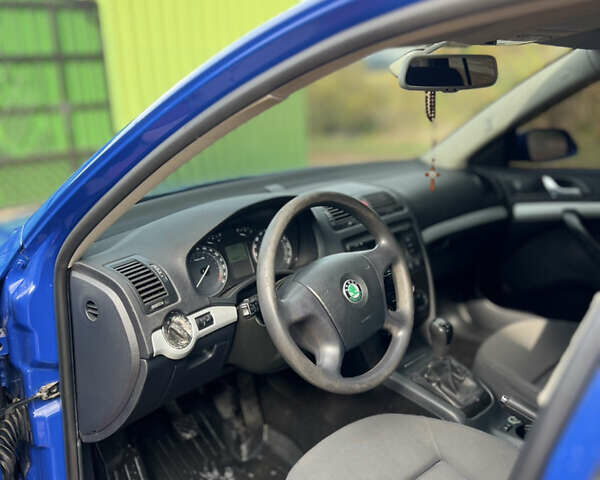 Шкода Октавия 2005 в Полтаве на Automoto.ua Синий Шкода Октавия, объемом двигателя 1.6 л и пробегом 248 тыс. км за 5000 $, фото 9 на Automoto.ua