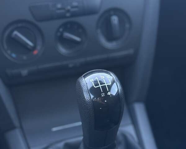 Синій Шкода Октавія, об'ємом двигуна 1.6 л та пробігом 149 тис. км за 5200 $, фото 27 на Automoto.ua