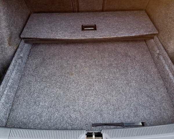 Синий Шкода Октавия, объемом двигателя 1.6 л и пробегом 256 тыс. км за 5600 $, фото 49 на Automoto.ua