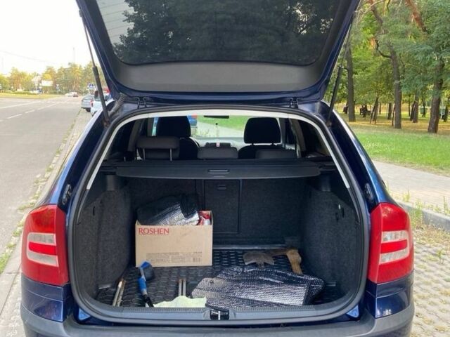 Синий Шкода Октавия, объемом двигателя 0 л и пробегом 142 тыс. км за 4300 $, фото 1 на Automoto.ua