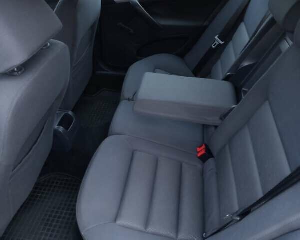 Синий Шкода Октавия, объемом двигателя 1.6 л и пробегом 256 тыс. км за 5600 $, фото 42 на Automoto.ua