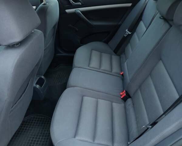 Синий Шкода Октавия, объемом двигателя 1.6 л и пробегом 256 тыс. км за 5600 $, фото 43 на Automoto.ua