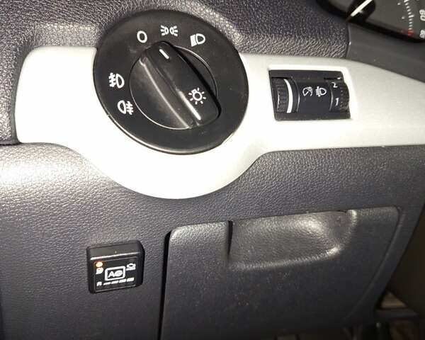 Синий Шкода Октавия, объемом двигателя 1.6 л и пробегом 256 тыс. км за 5600 $, фото 39 на Automoto.ua