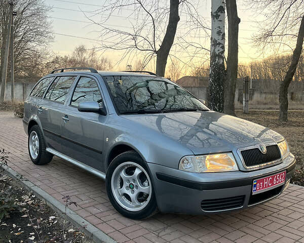 Синий Шкода Октавия, объемом двигателя 1.6 л и пробегом 203 тыс. км за 5450 $, фото 1 на Automoto.ua