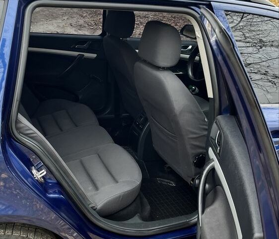 Синий Шкода Октавия, объемом двигателя 1.6 л и пробегом 275 тыс. км за 5300 $, фото 4 на Automoto.ua