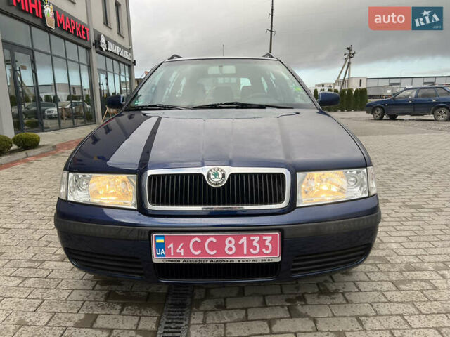 Синий Шкода Октавия, объемом двигателя 1.6 л и пробегом 186 тыс. км за 5600 $, фото 1 на Automoto.ua