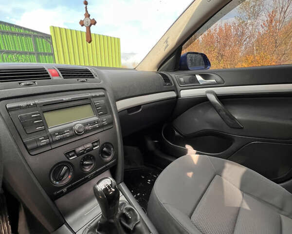 Шкода Октавия 2005 в Полтаве на Automoto.ua Синий Шкода Октавия, объемом двигателя 1.6 л и пробегом 248 тыс. км за 5000 $, фото 8 на Automoto.ua