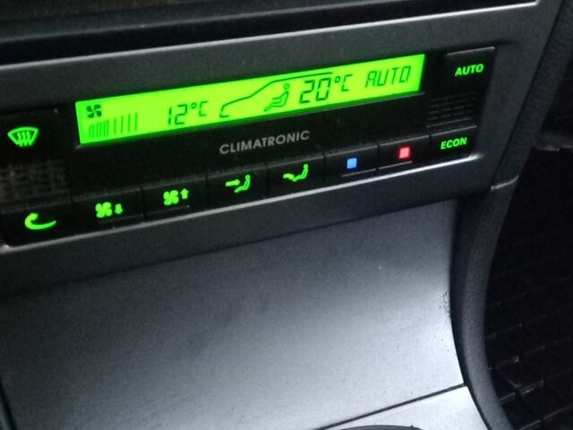 Синий Шкода Октавия, объемом двигателя 1.6 л и пробегом 286 тыс. км за 4300 $, фото 10 на Automoto.ua