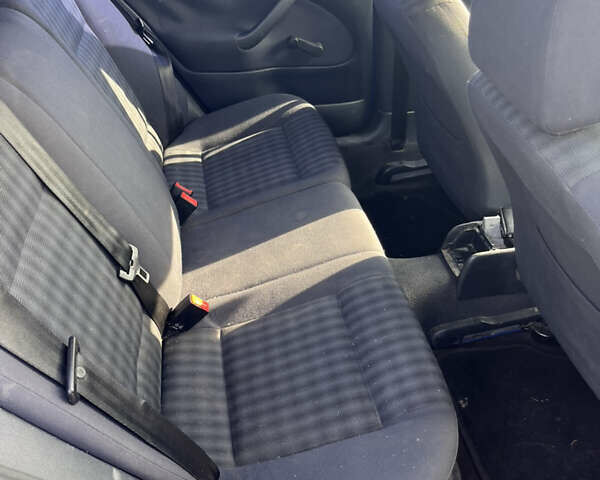 Синий Шкода Октавия, объемом двигателя 1.6 л и пробегом 283 тыс. км за 3500 $, фото 6 на Automoto.ua