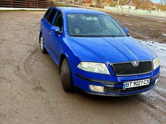 Синий Шкода Октавия, объемом двигателя 1.6 л и пробегом 217 тыс. км за 5800 $, фото 2 на Automoto.ua