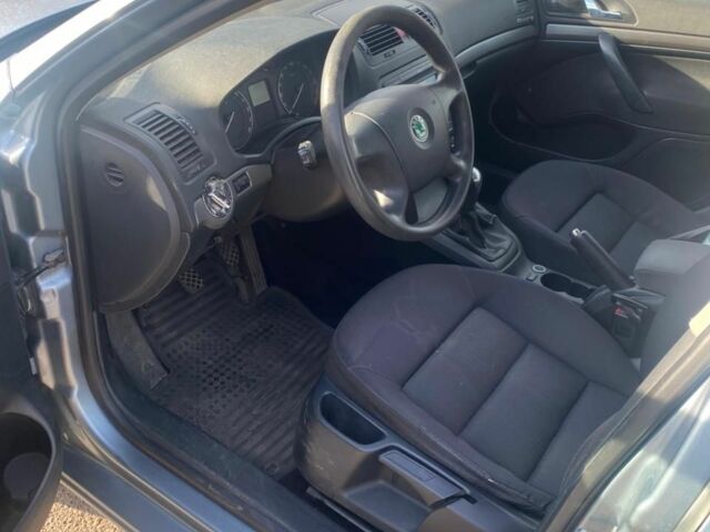 Шкода Октавия 2005 в Сумах на Automoto.ua Синий Шкода Октавия, объемом двигателя 1.9 л и пробегом 295 тыс. км за 2750 $, фото 5 на Automoto.ua