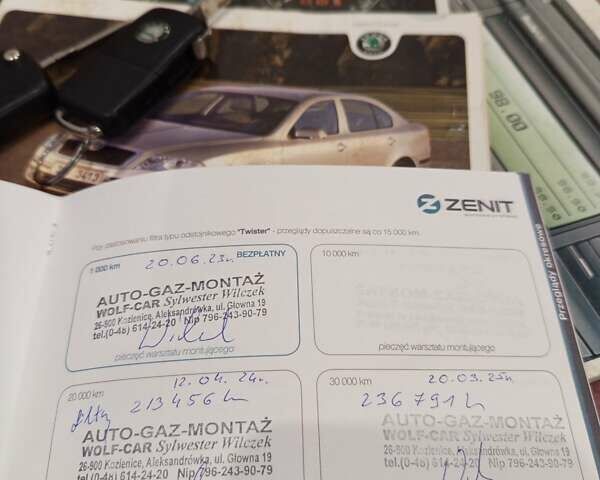 Синий Шкода Октавия, объемом двигателя 1.6 л и пробегом 256 тыс. км за 5600 $, фото 28 на Automoto.ua