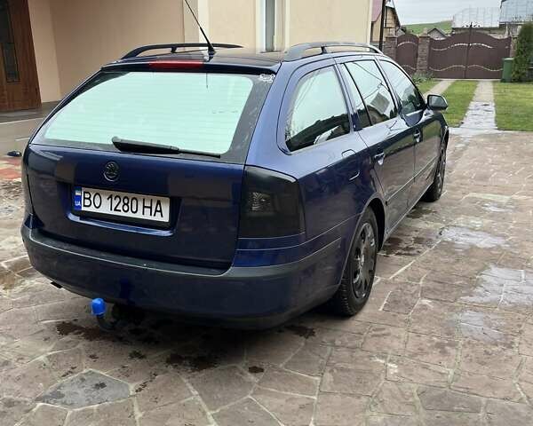 Синий Шкода Октавия, объемом двигателя 1.6 л и пробегом 270 тыс. км за 5500 $, фото 1 на Automoto.ua