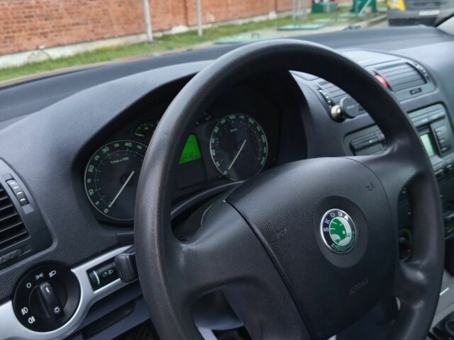 Синій Шкода Октавія, об'ємом двигуна 1.6 л та пробігом 256 тис. км за 5600 $, фото 4 на Automoto.ua