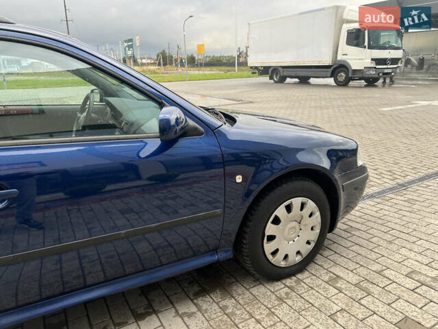 Синий Шкода Октавия, объемом двигателя 1.6 л и пробегом 186 тыс. км за 5600 $, фото 4 на Automoto.ua