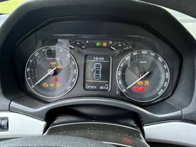 Синій Шкода Октавія, об'ємом двигуна 2 л та пробігом 297 тис. км за 2100 $, фото 23 на Automoto.ua