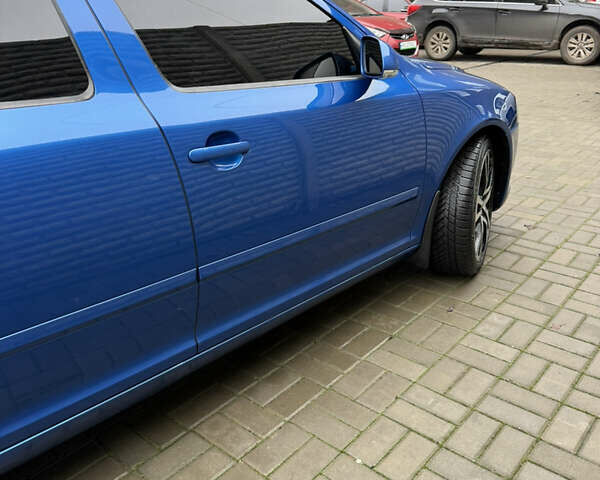 Синий Шкода Октавия, объемом двигателя 2 л и пробегом 320 тыс. км за 9000 $, фото 2 на Automoto.ua