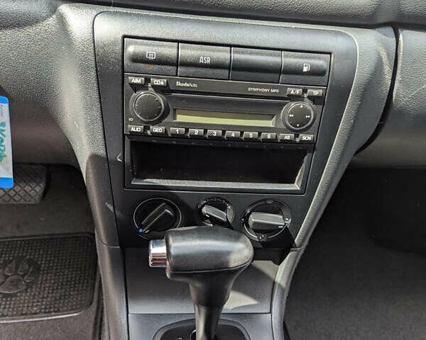 Синий Шкода Октавия, объемом двигателя 1.6 л и пробегом 226 тыс. км за 6400 $, фото 12 на Automoto.ua