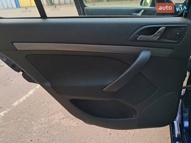 Шкода Октавия 2006 в Черкассах на Automoto.ua Синий Шкода Октавия, объемом двигателя 1.98 л и пробегом 217 тыс. км за 5200 $, фото 12 на Automoto.ua