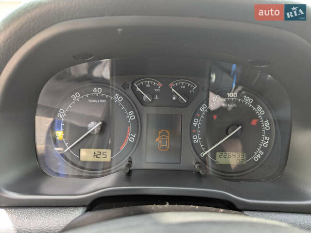 Синий Шкода Октавия, объемом двигателя 1.6 л и пробегом 226 тыс. км за 6400 $, фото 11 на Automoto.ua