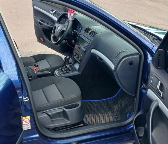 Синій Шкода Октавія, об'ємом двигуна 1.6 л та пробігом 212 тис. км за 6000 $, фото 13 на Automoto.ua